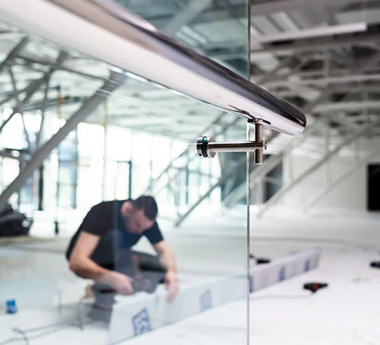 Leisure City, FL highly skilled glass repair technicians